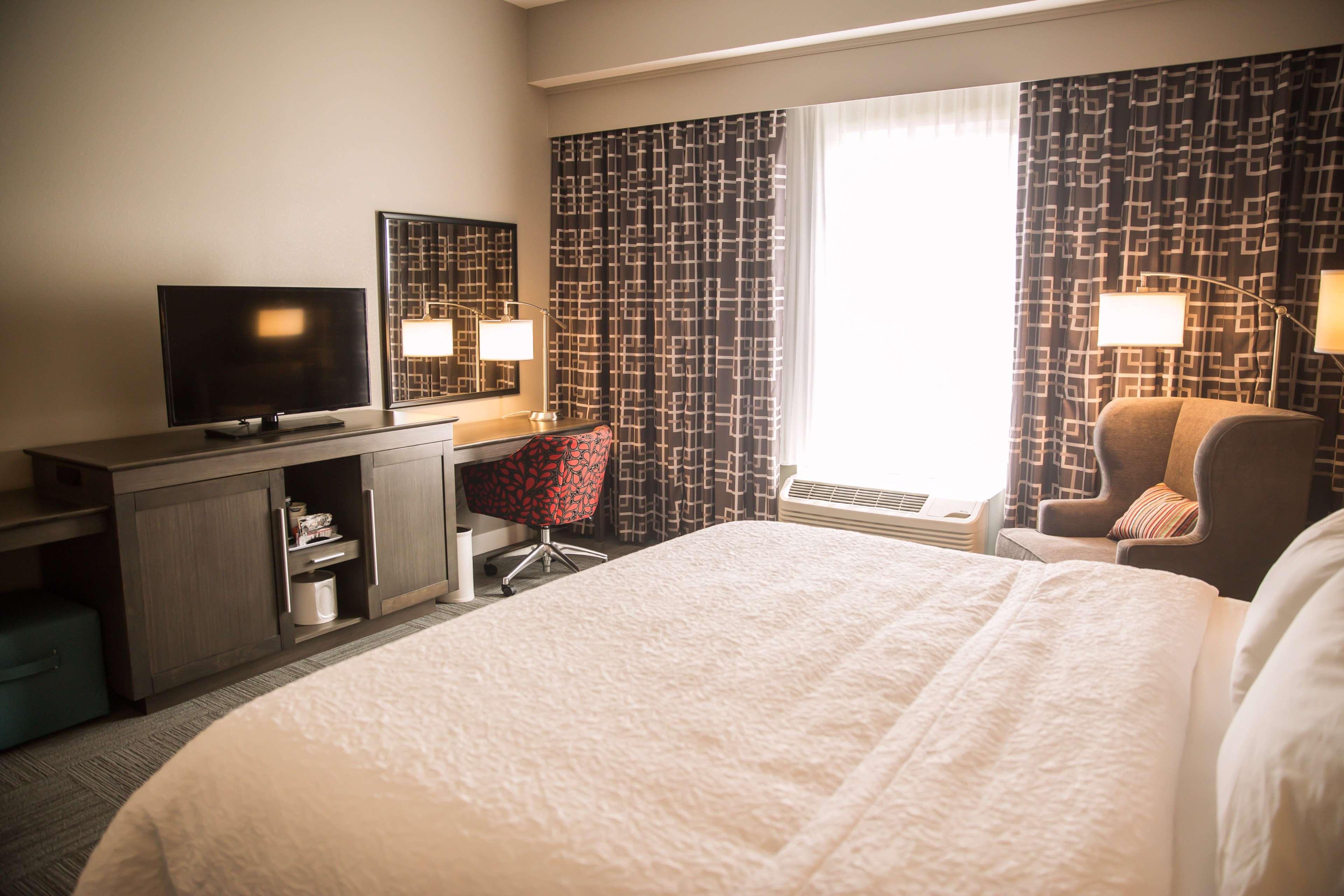 Hampton Inn-Pontiac Екстериор снимка