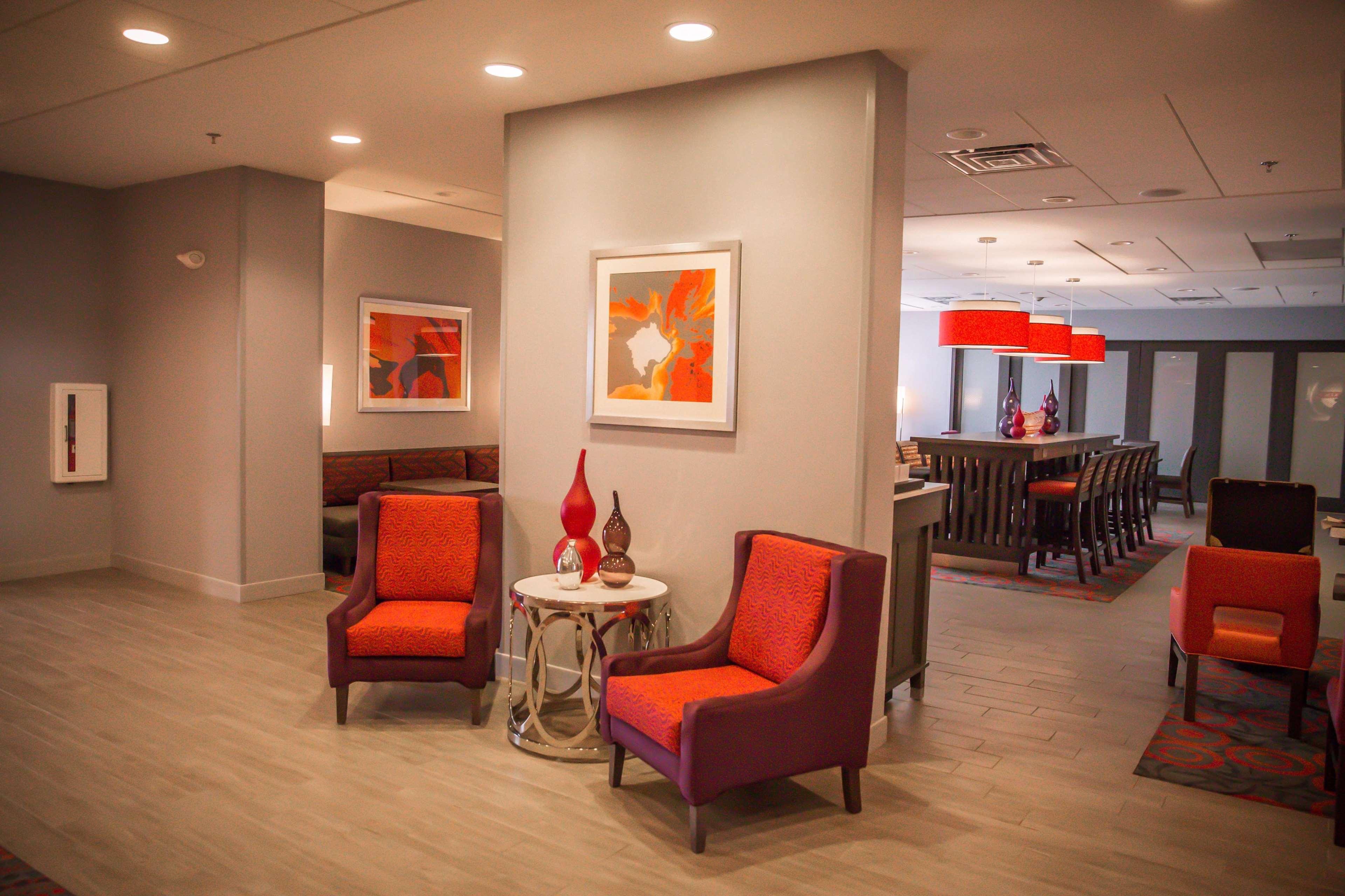 Hampton Inn-Pontiac Екстериор снимка