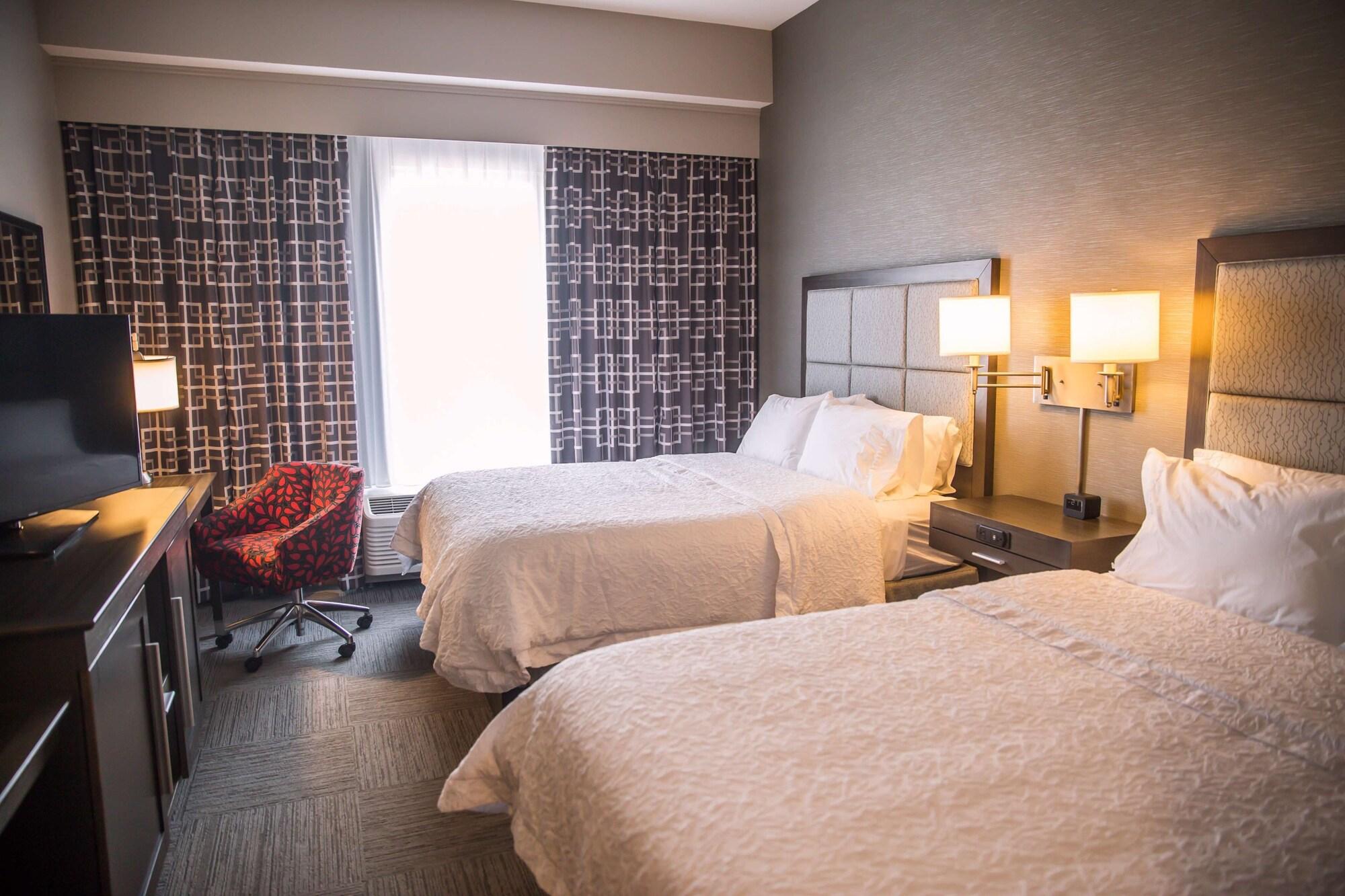 Hampton Inn-Pontiac Екстериор снимка